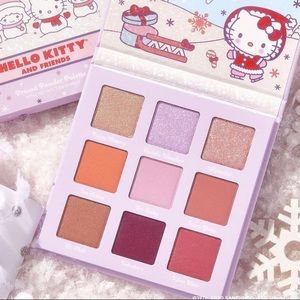 ♥️Hello‎ Kitty Snow Much Fun Eyeshadow Palette♥️